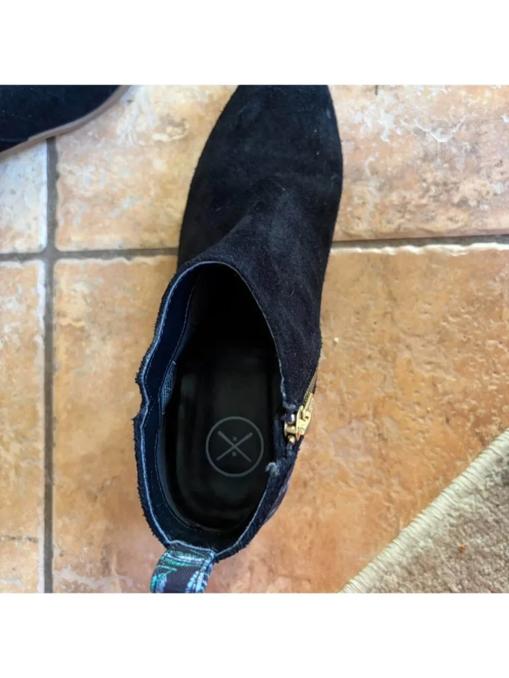 The Rooster Bootie features:Inkkas Rooster Booties size 9